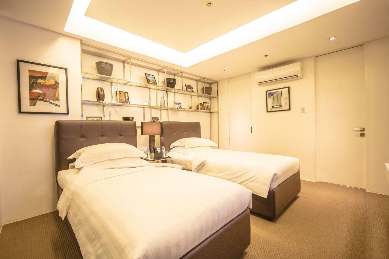 The Alpha Suites Makati City Exterior photo