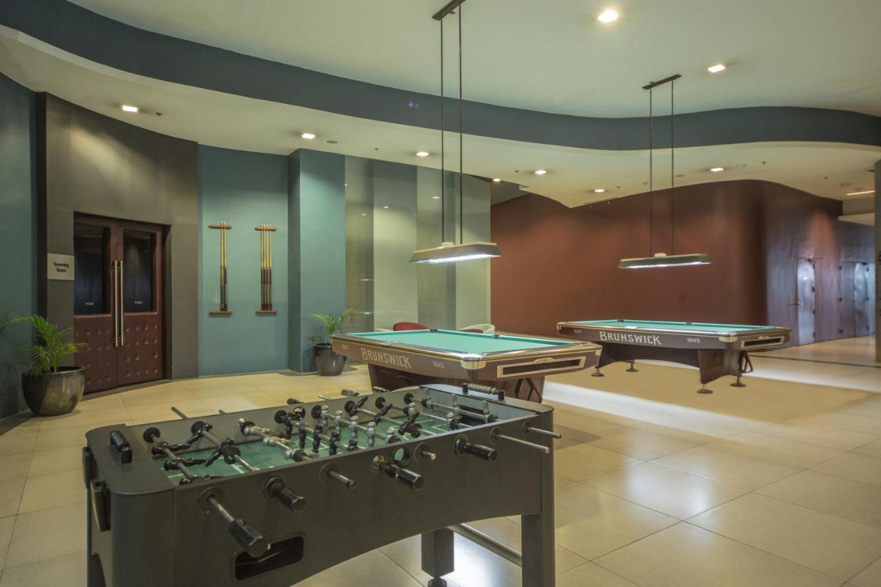 The Alpha Suites Makati City Exterior photo