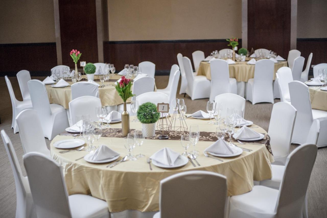 The Alpha Suites Makati City Exterior photo